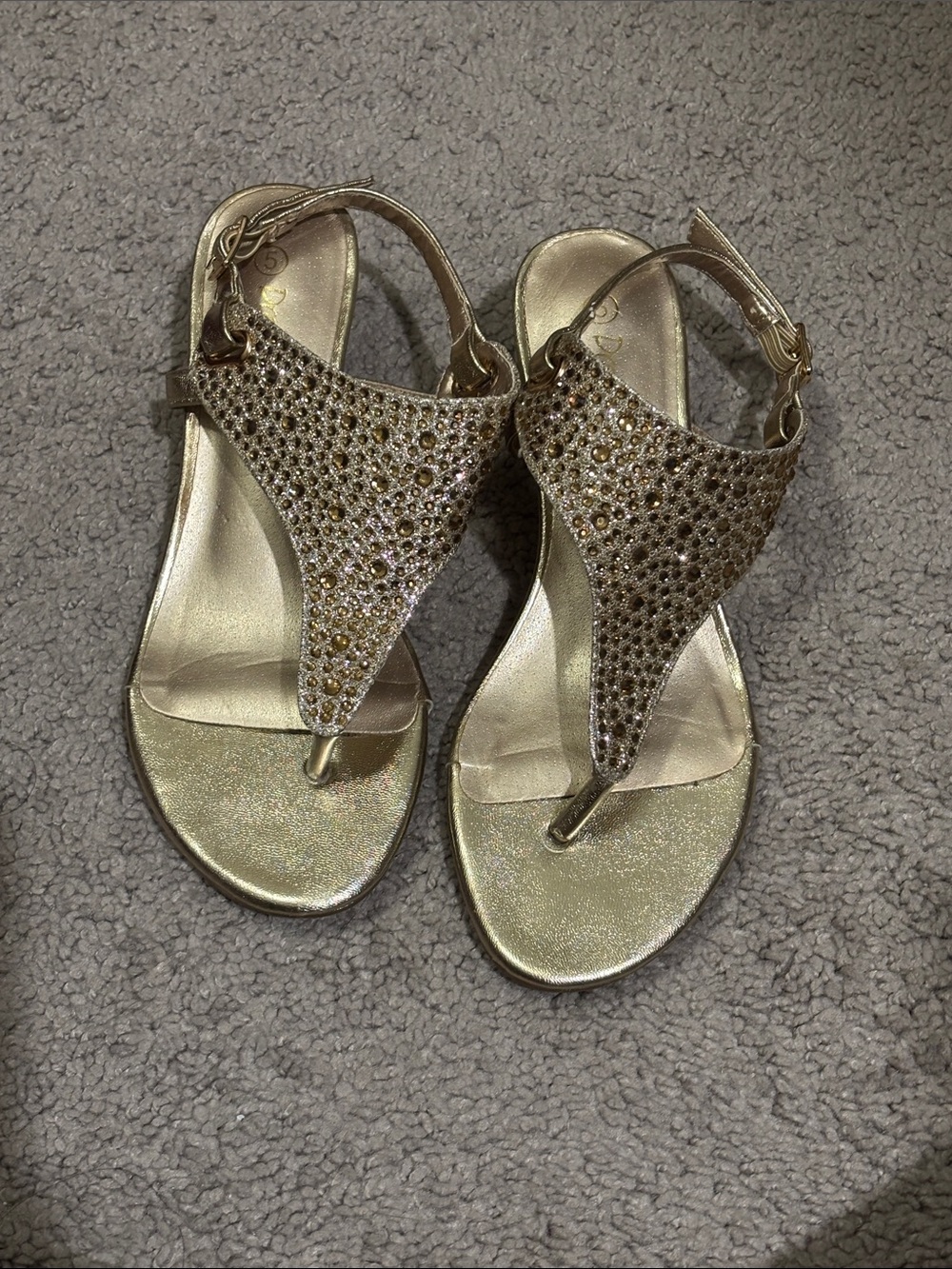 Dream Pairs Gold Jeweled T-Strap Sandals Size 5